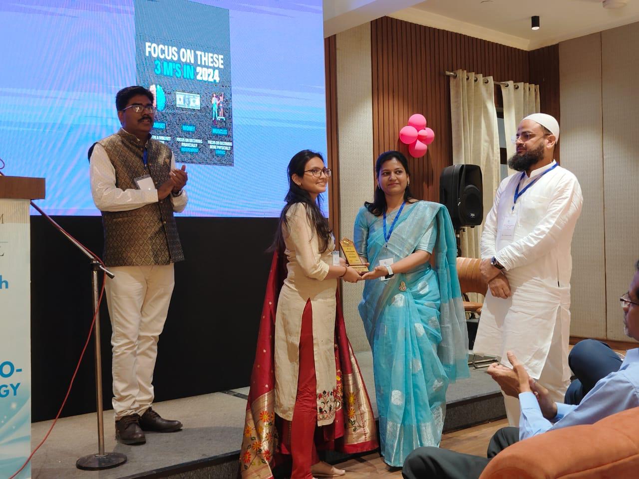 dr payal kumbhat receiving award 3